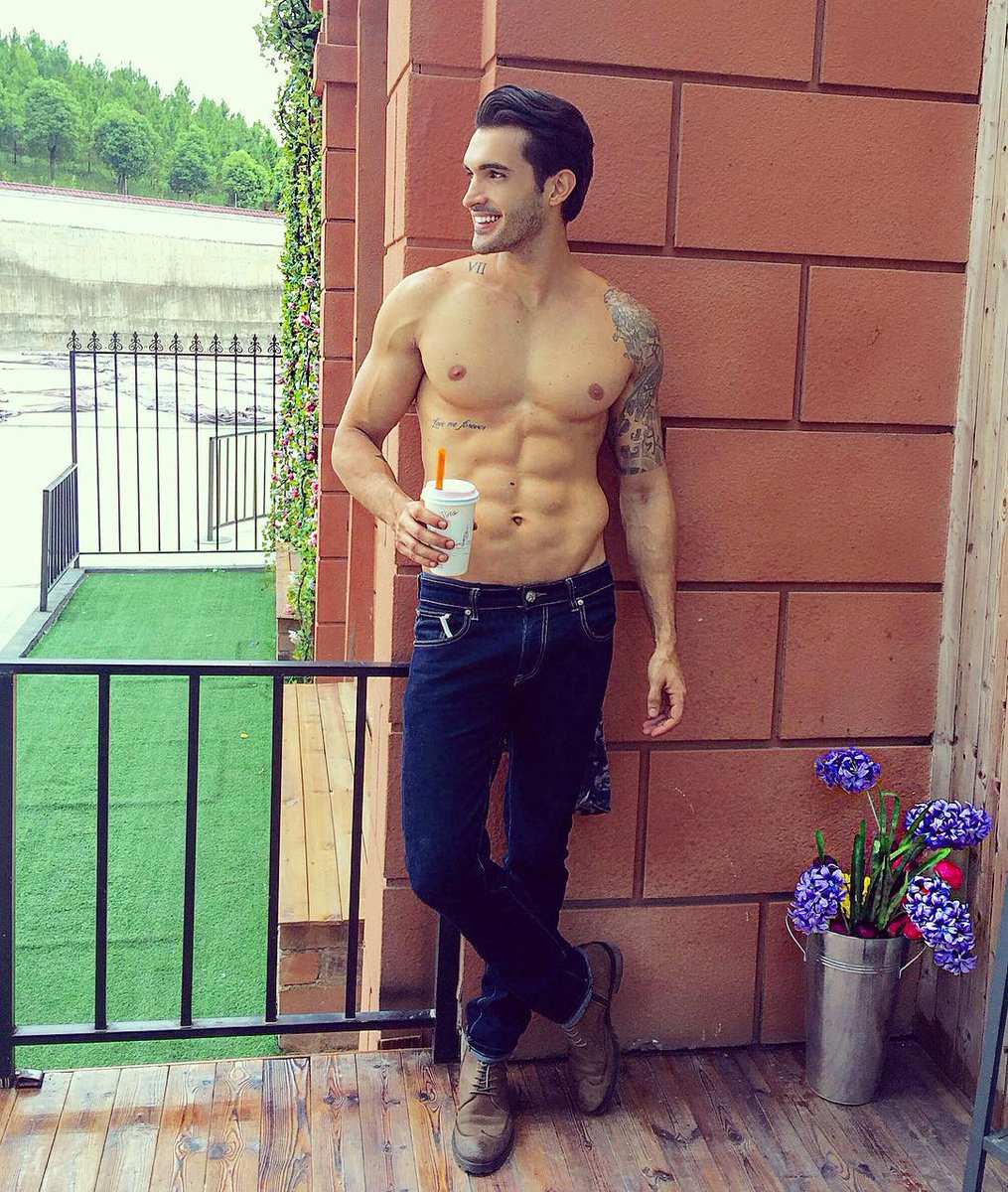 Nick_Bonaggio's tweet photo. Never give Up 🙏🏼 Be strong 👊🏼 Be Good 😃 Be happy 🙌🏼 Be Focus 🙃 https://t.co/KdPfzYwWCQ