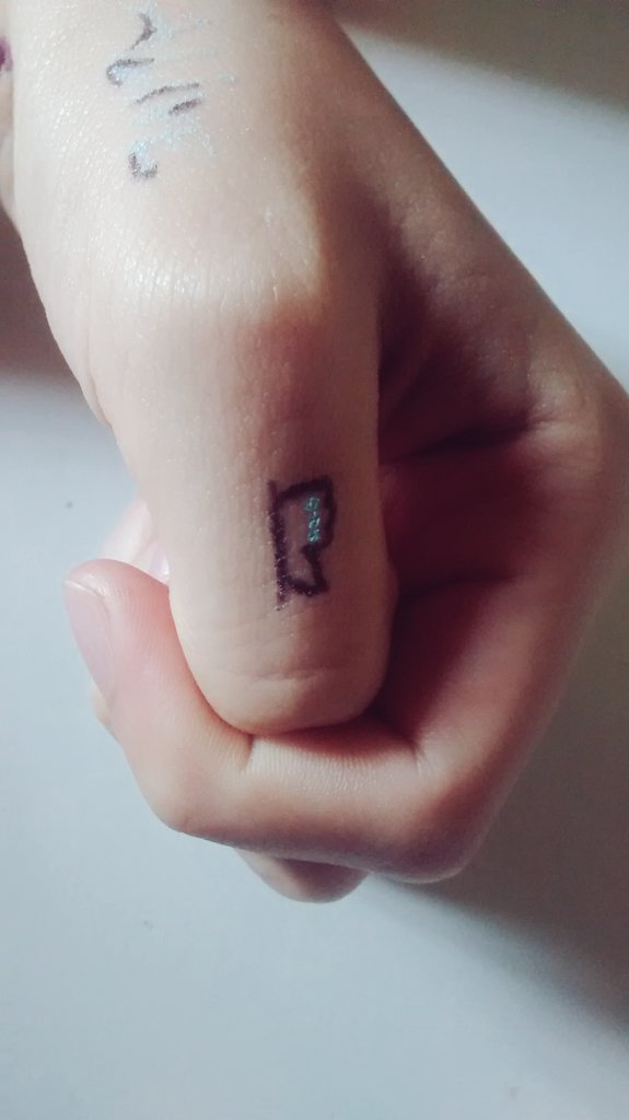 BloomTWT's tweet photo. #TattoInHands #Draw
Desenhos na mão feitos por canetinha :v
cr @ BloomTWT https://t.co/SJWwDl69CT