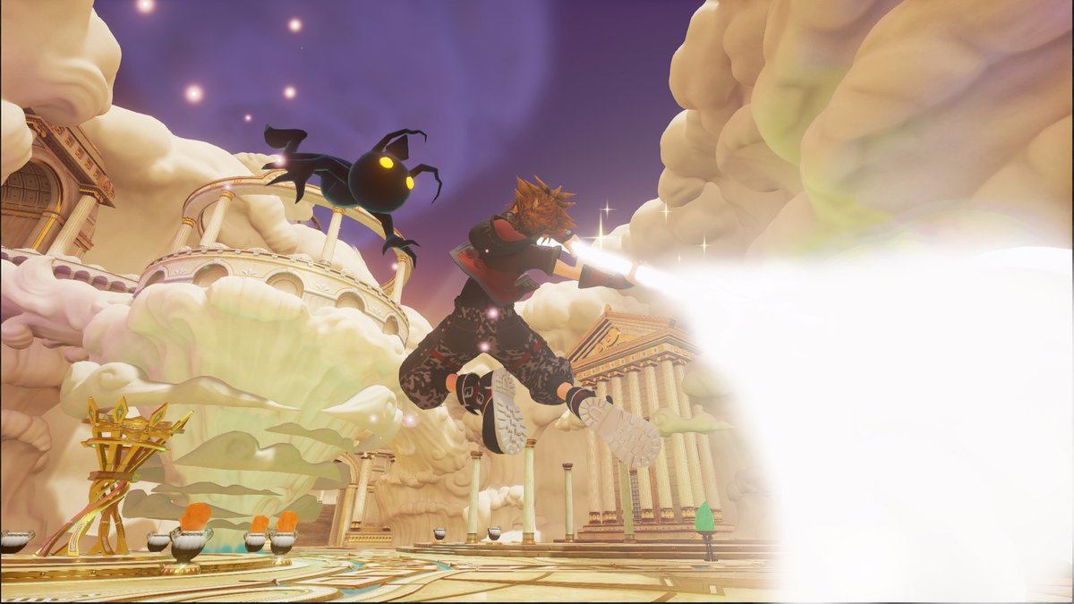 ThePixelVault's tweet photo. Love the inverted color and details! The crowns underneath each shoe, the camo pants...so much hype to this! #kingdomhearts #driveforms https://t.co/4DqjhOTVw6