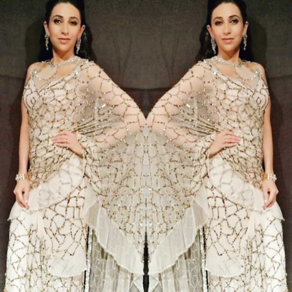 mommy_el_'s tweet photo. Very beautyful #KarismaKapoor in @rinadhaka 👗 about lastnight karisma walk the ramp for #RinaDhaka at #AFW2016 ❤ https://t.co/A0r8DJTtR1