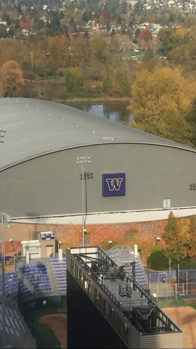BaineBrooks's tweet photo. So thankful for a safe trip back from Seattle, washington and thank you Washington huskies for your hospitality. #Washingtongymnastics https://t.co/KxODaN9Qua