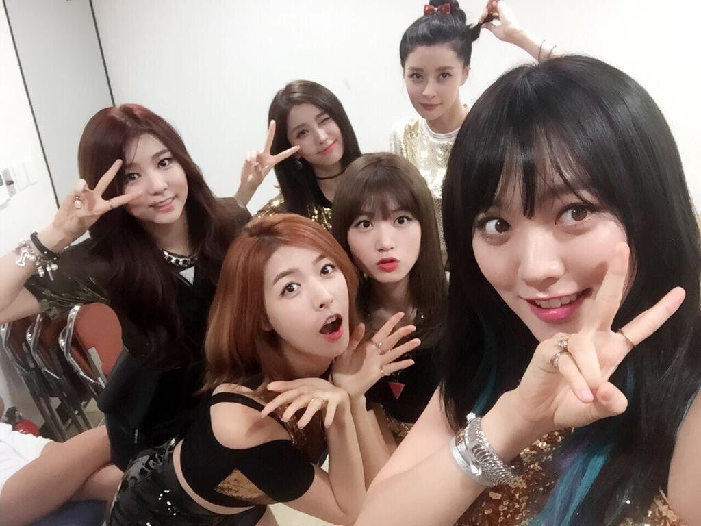 yeoreumpics's tweet image. happy 2nd debut anniversary to yeoreum and seoyoung! may you spend many more years with hellovenus 💕