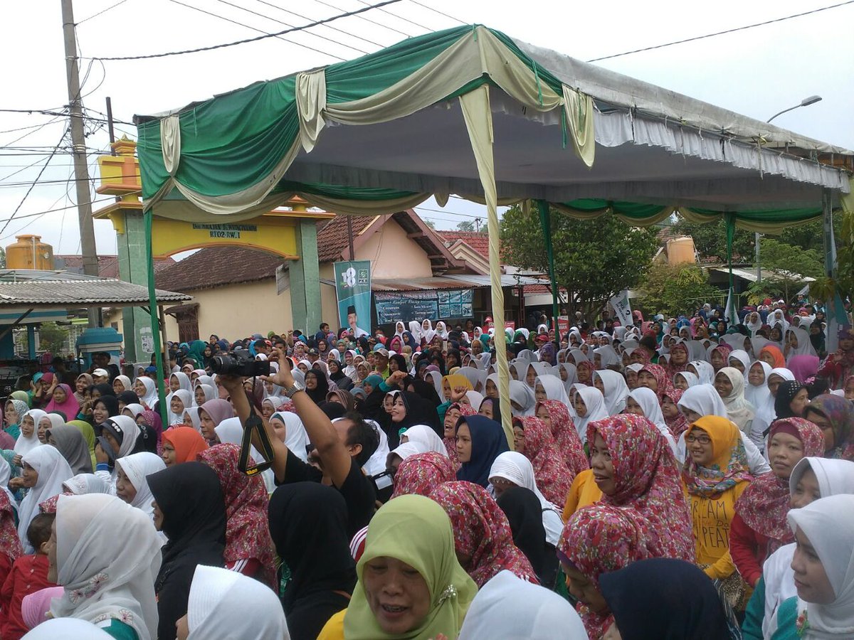 Jalan sehat PAC wringinanom, masih dalam rangka Harlah PKB 18,   @DPCPKBGresik @kabarPKBjatim @BeritaPKB @