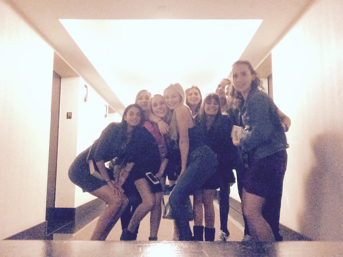 celestecardy's tweet photo. @KelseyTSchmidt @Julie_Kowal https://t.co/PzC2Hk5Nrt