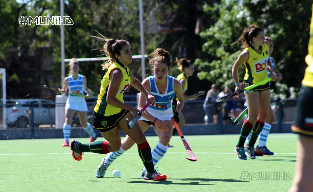 HockeyMUNIHD's tweet photo. #02R11F #Recupero #Damas #Lomas Vs #Ciudad #InterA https://t.co/S4bSFl0Y7k