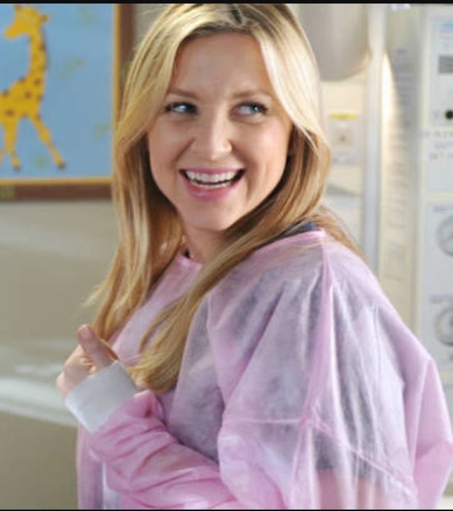 xthreads_'s tweet image. Arizona Robbins

- puppy
- tiny little humans
- SUPER MAGIC SMILE
- supergay 
- calzona forever