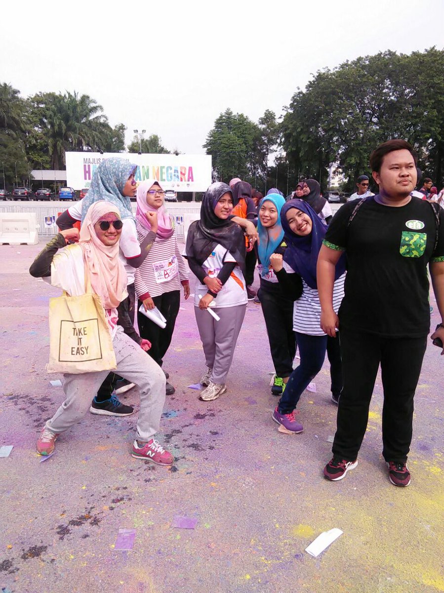 DIGITOX2016's tweet photo. #OKjerrun2016 is a colourful event! 💪💪💪 this event is one of good activities to digitox yourself! 😎😎 congrats to @OKJerRun2016 committee! https://t.co/Q9X5sxT2fF
