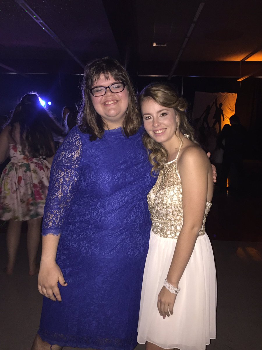 sammyisablondie's tweet photo. hoco with my favorite girls❤️ https://t.co/f4Cep5zVmx