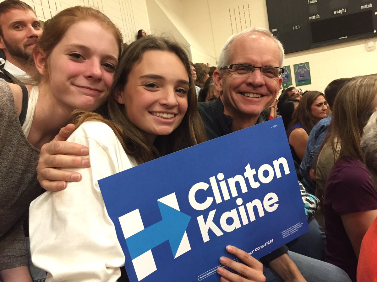emperischwartz's tweet photo. OKAY I SAW BERNIE SANDERS SPEAK AND IT WAS THE COOLEST MOMENT OF MY LIFE WAS TODAY EVEN REAL?!?!?! ACKENLXIEBEKDYE https://t.co/0FQL9Xb1iZ
