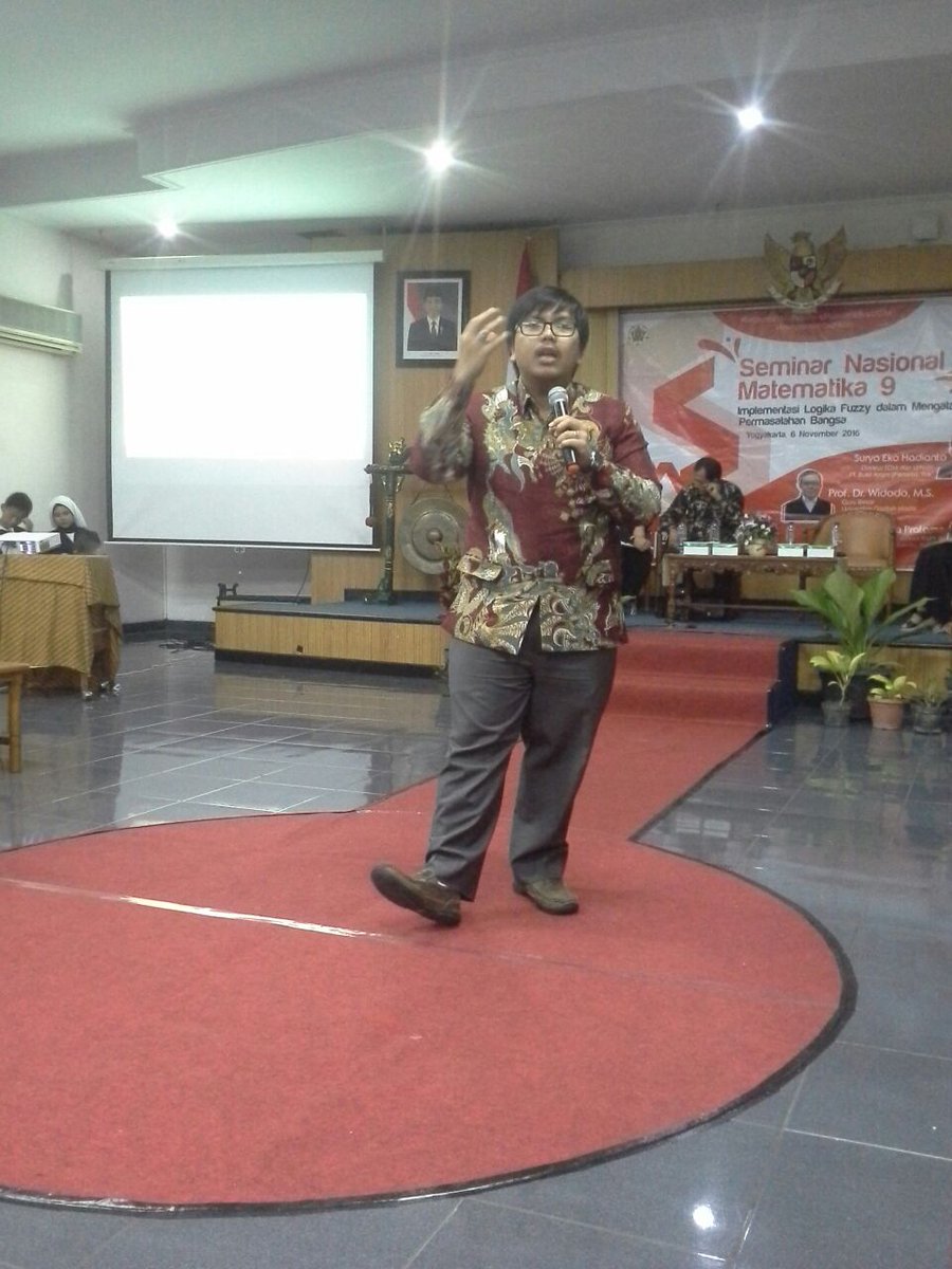 Pembicara ketiga :
Mahardhika Pratama, Ph.D.
Evolving Fuzzy System
#semnastika9