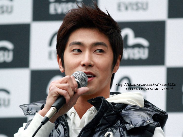 いちごうさぎ Noir Thanku U Know 유노윤호 ユノ ユンホ Evisuサイン会のユノ 1番い印象に残ってるレポ ゲートオープンと同時にカールルイスの如く走ったって 当時カールルイス調べたよ ユノに会いたい思いって凄い 写真沢山お借りし