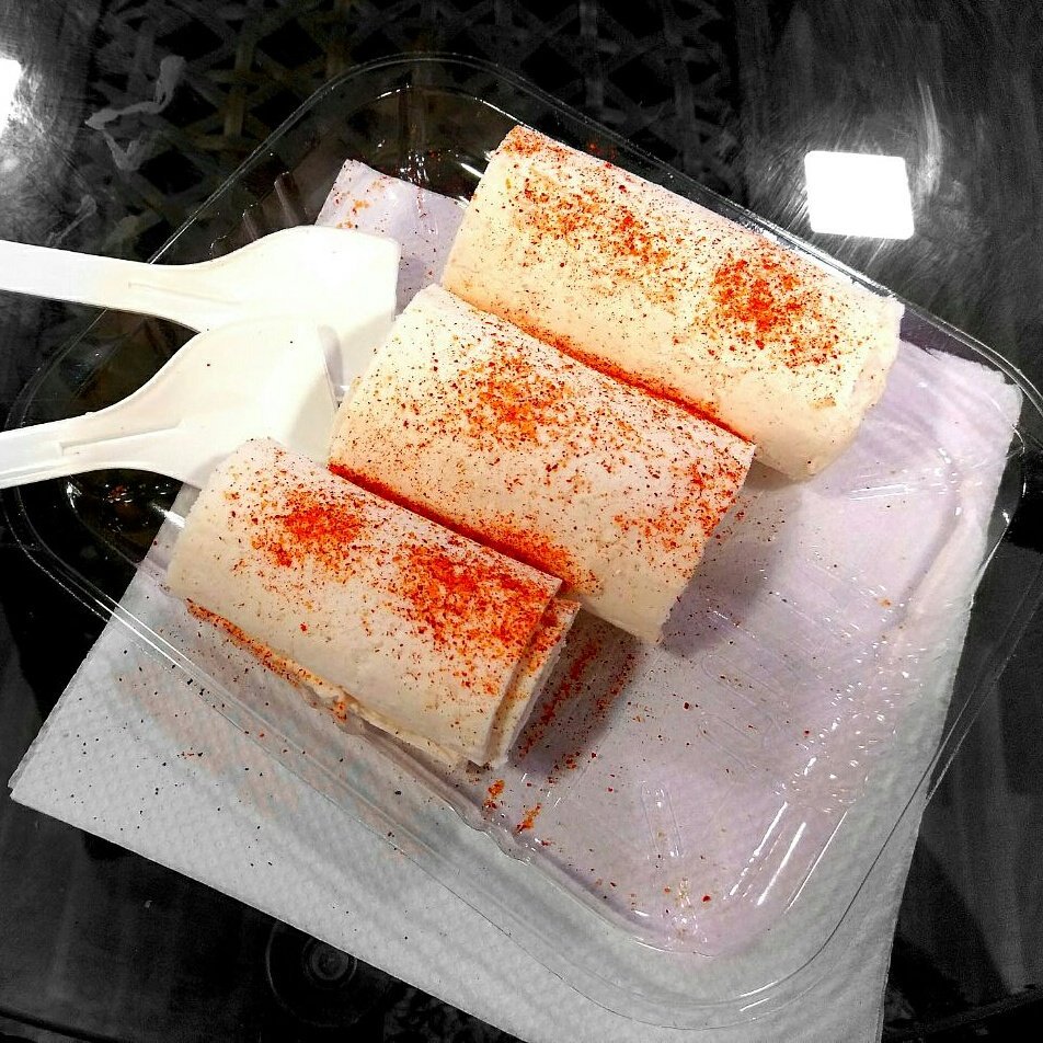 Doveye's tweet photo. Explosion of senses - Guava Chilli Creamlette
#guavachilli #creamlette #icecream #minus301f #bandra 
Thx @bandrainfo 4 recom n bae 4 dis pic https://t.co/s53BQ75Ppd