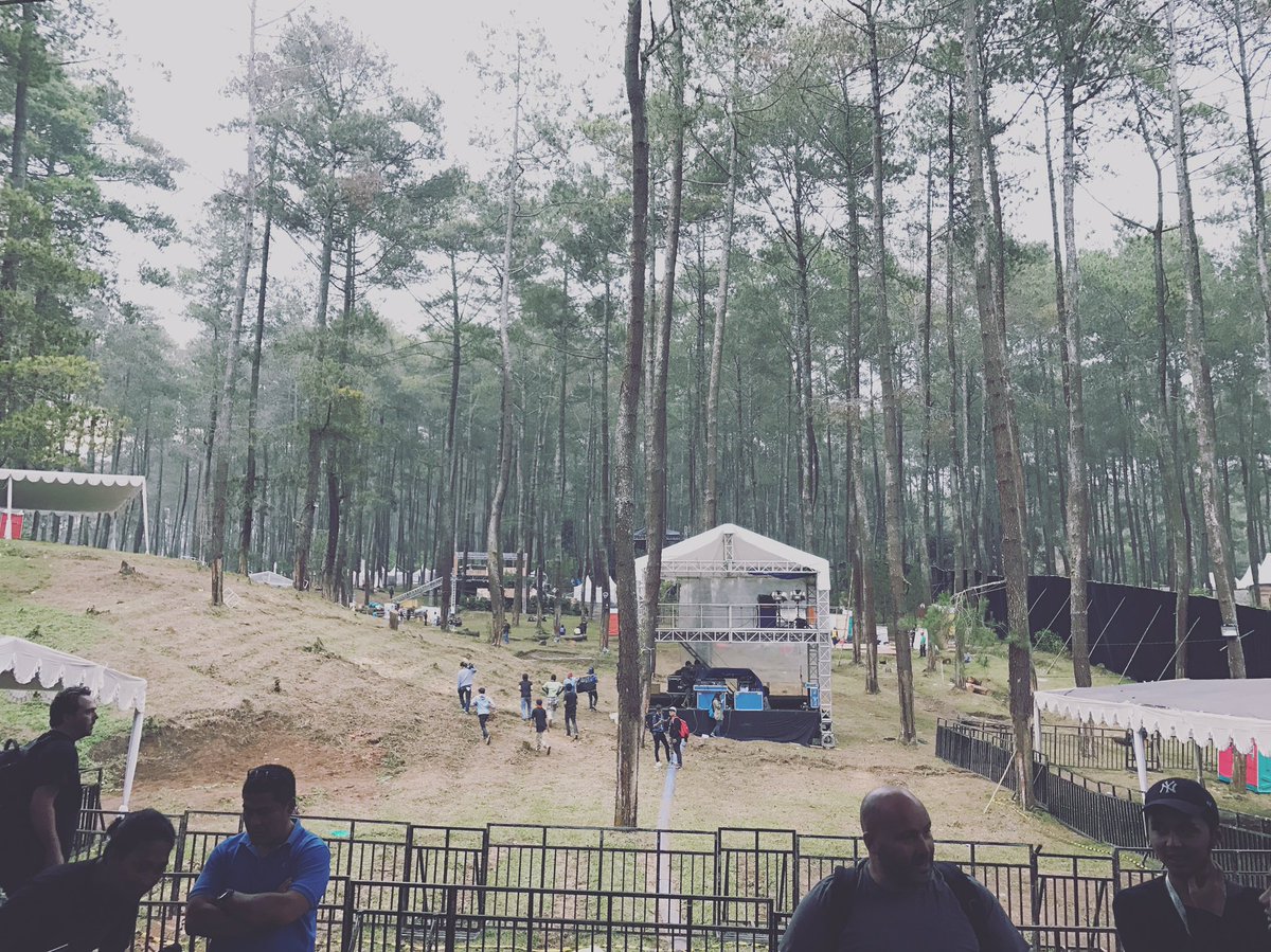 One of the most beautiful places to play a festival. Such a fun day 💜