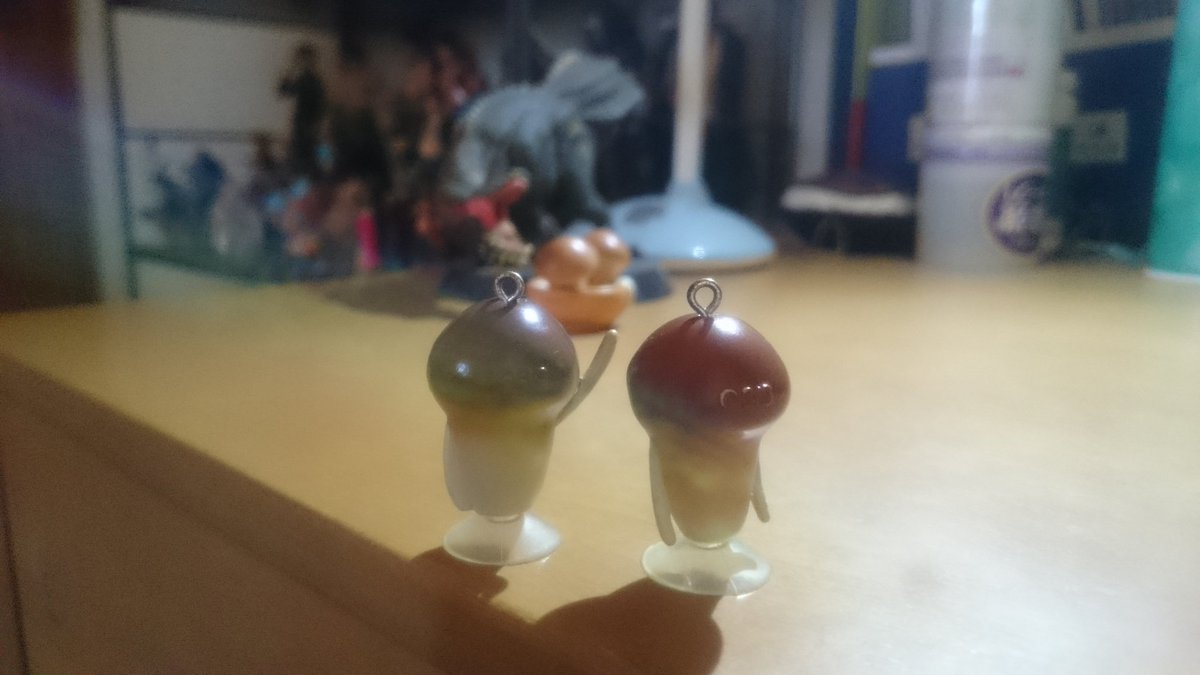 Kuroru1056's tweet photo. 写真1
＼俺ら食われるのかー／
＼それなー／
写真2
＼仲間が喰われそうだぞ！／
写真3
＼くらえなめパンチ！／
写真4
＼喰うなー！！💢💢／
＼仲間をはなせー🔥／ https://t.co/E1Sr7JVjF6