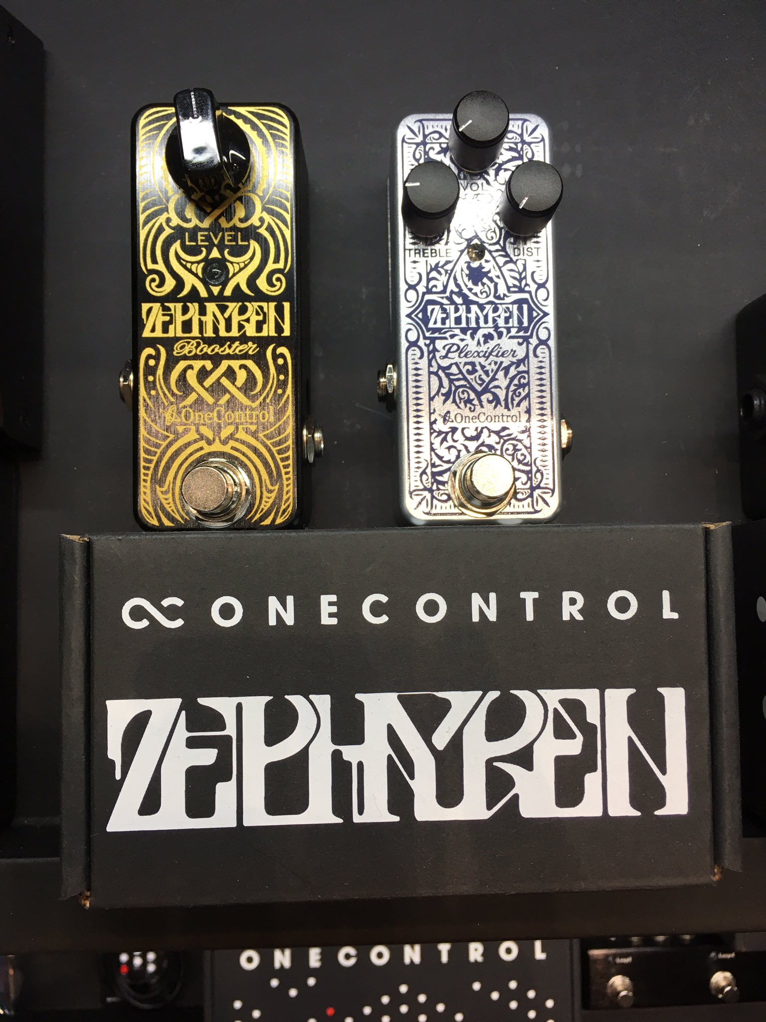 Rag Music 楽曲リクエスト募集中 バンドマンに人気のファッションブランド Zephyrenと国産メーカーone Controlのコラボペダル キッズとしてはきになるエフェクターです ギター 現地リポート 楽器フェア16 楽器フェア T Co Jdkmmqijbl