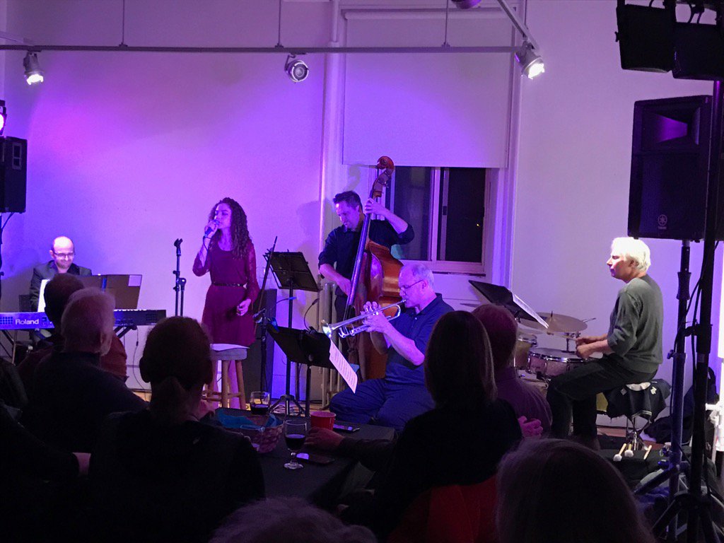 Thx <a href="/SensationalElor/">Sensational Elora</a> <a href="/EloraCtrforArts/">ECFTA</a> &amp; &amp; audience. Had great time 2nite. I'm honoured for the standing O &amp; encore.