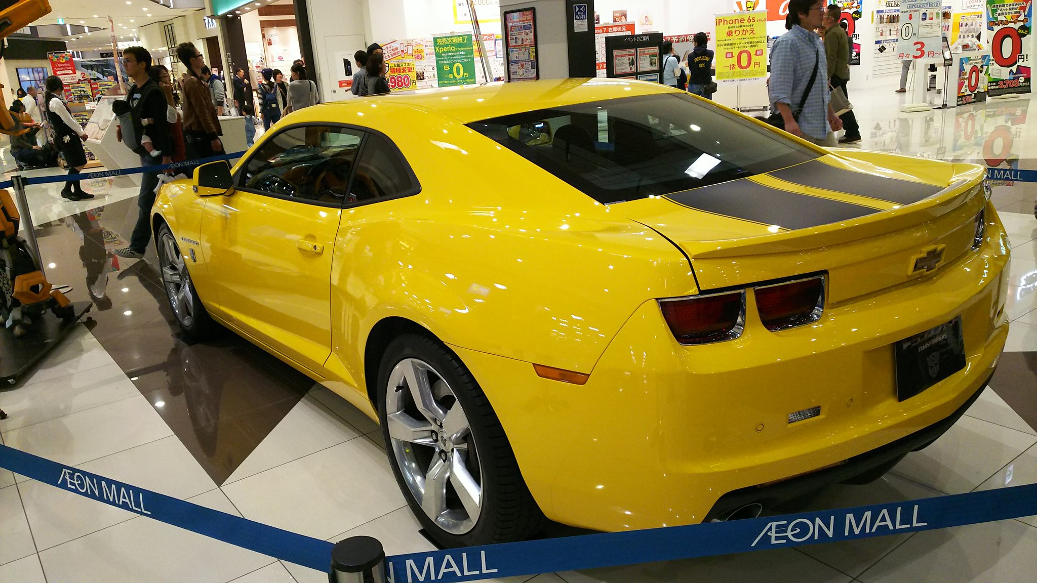 カザクシャ すばる 近くのイオンでトランスフォーマーのバンブルビー シボレー カマロ 展示してあった かっこいい カザクシャ すばる 近くのイオンでトランスフォーマーのバンブルビー シボレー カマロ 展示してあった かっこいい