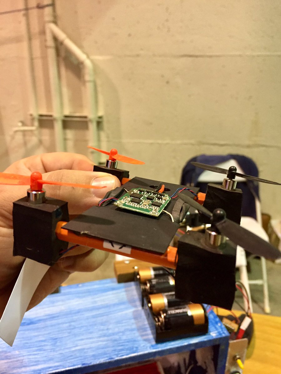 ErinKlopfer's tweet image. SoCal Maker Convention action! @CalPlug #maker #calplug #uci @michaeljklopfer