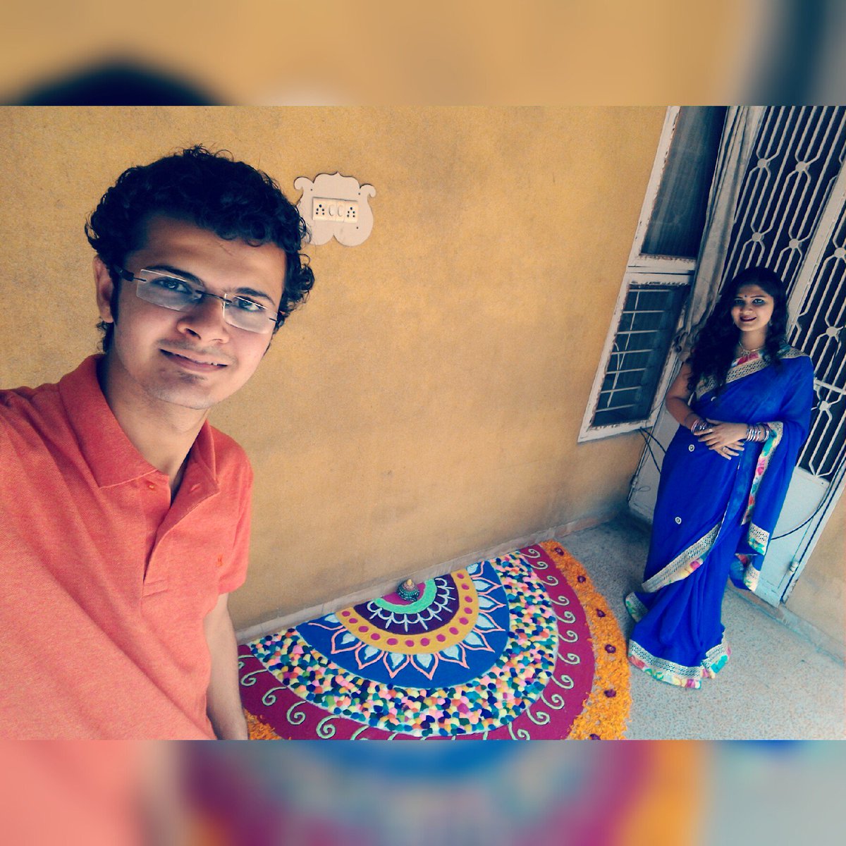 @HiHonorIndia My Brother helps me to complete Rangoli..!! Yess #2IsBetterThan1
#Honor8 #BeautifulRangoli