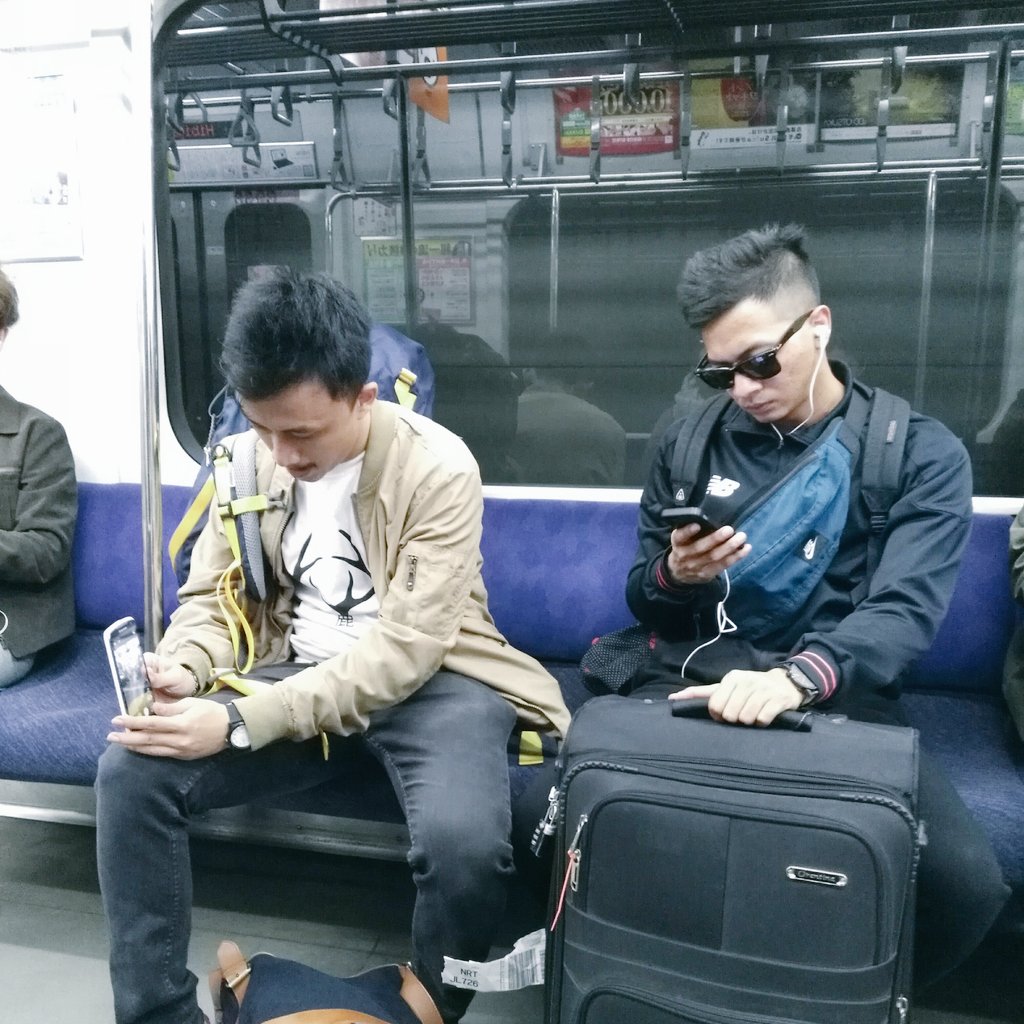meltmelty's tweet photo. Otw bandara niiiih #Olrangeuphoria https://t.co/bLOaOAi44y