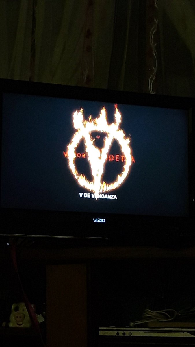 evilpo666o's tweet photo. Ya se que ya acabó rl 5th of November, pero mas vale tarde que nunca... #rememberrememberthe5thofnovember #VVendetta https://t.co/jywghJ9lB2