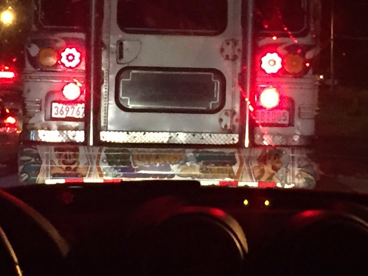 AmarisdeSanson's tweet photo. Hasta cuando con los juega vivo? #vivaPanamá #DiabloRojo haciendo de las suyas y los policías? @Traficologo @ATTTPanama 0 policías en la vía https://t.co/bTTSRVZ0SJ