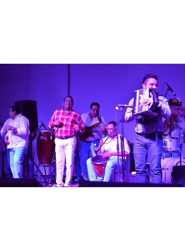 Presentación de El Emperador del Acordeon Luis José Villa y El Todoterreno del Vallenato Beto Zabaleta en Montería