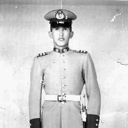 VillegasPoljak's tweet photo. Hace 45 años Chávez fue investido cadete en la Academia Militar. Vino a ser pelotero y se hizo soldado revolucionario #DeCadeteAComandante https://t.co/SllInqEWRC