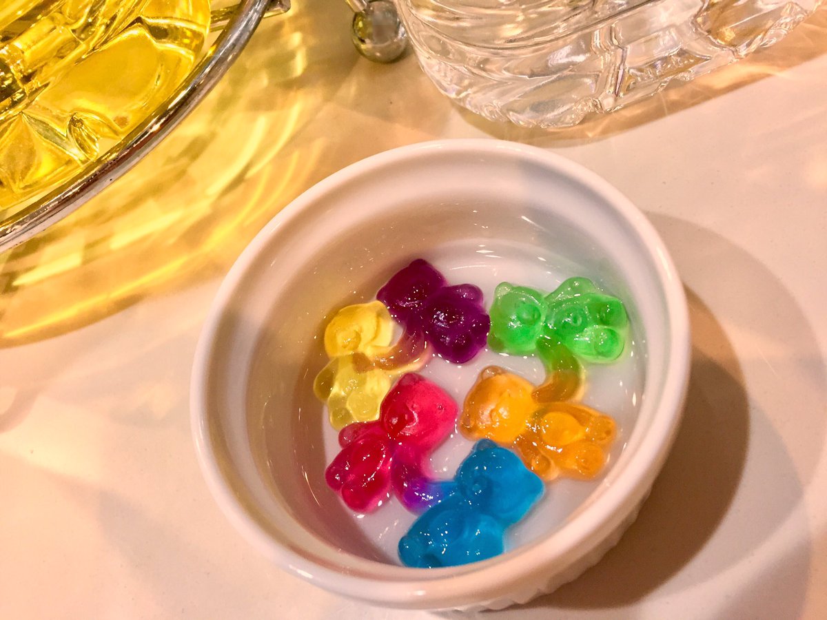 V No Twitter このグミ綺麗だよね 手繋いでるし可愛いw ぷるぷるになる らしい 楽しみだ