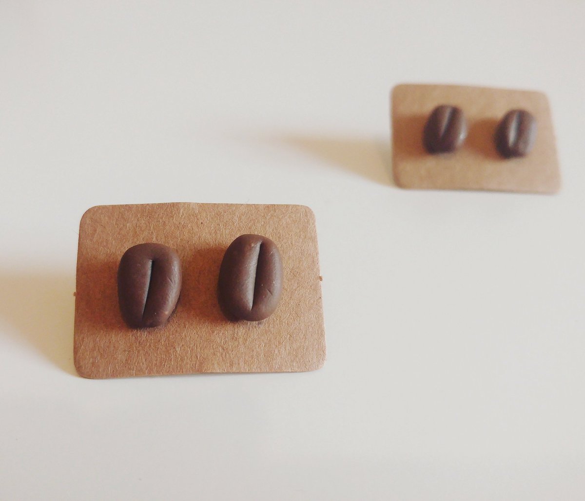 LifeUnscriptedx's tweet image. Guys please check out @LilyJamesUK - it's my new venture! Making handmade jewellery - see you all there! 👋