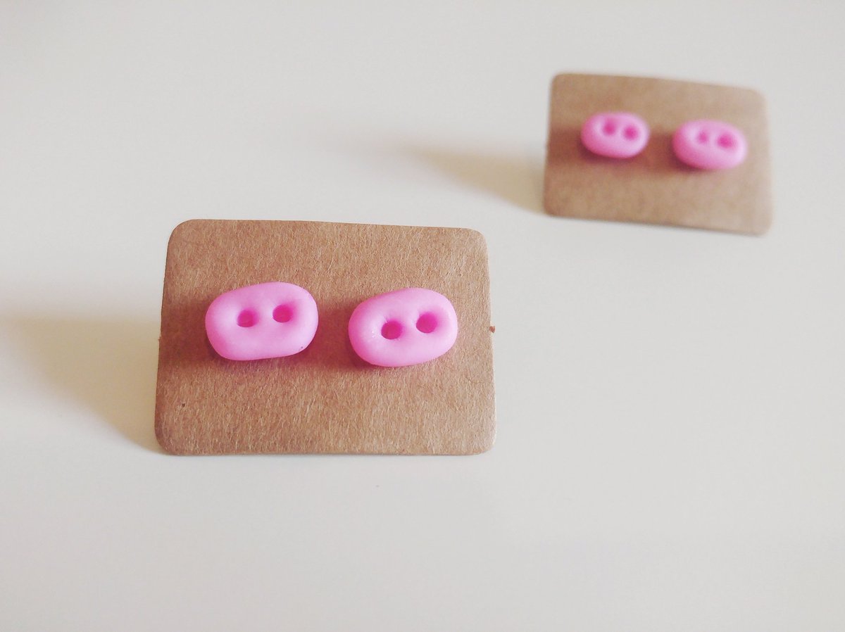 LifeUnscriptedx's tweet image. Guys please check out @LilyJamesUK - it's my new venture! Making handmade jewellery - see you all there! 👋