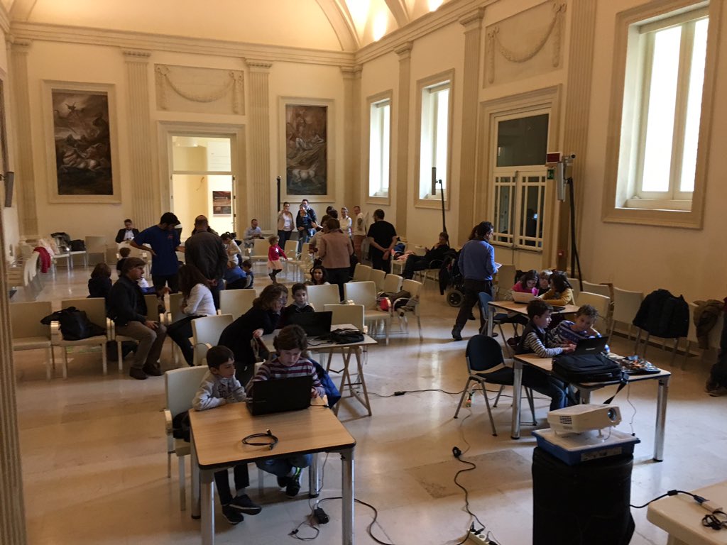 Piersoft's tweet image. Investiamo sul loro presente per costruire il futuro di tutti @CoderDojoLe @coderdojo @msalvaeng @Iliana_Morelli @ADelliNoci
