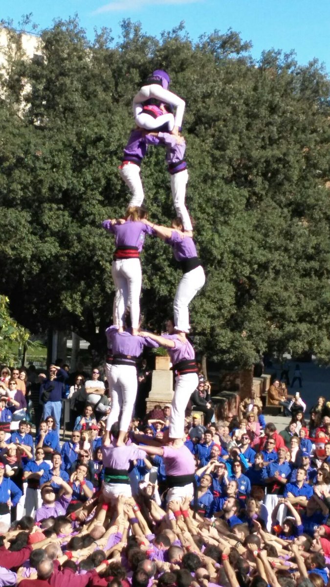 CastCornella's tweet photo. Quant de temps i esperant això !! #castellers #Cornellà #3d7ps https://t.co/AqxowP2jgI