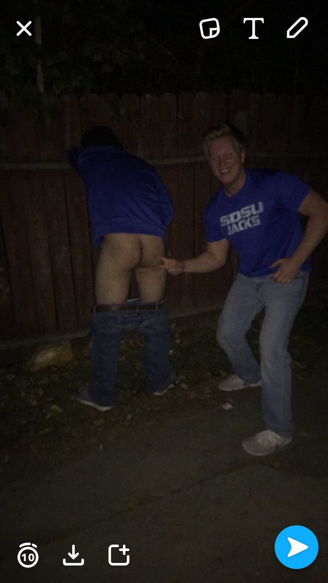 thebeaver69's tweet photo. Good night dad #heout https://t.co/YgNvTBd8H3