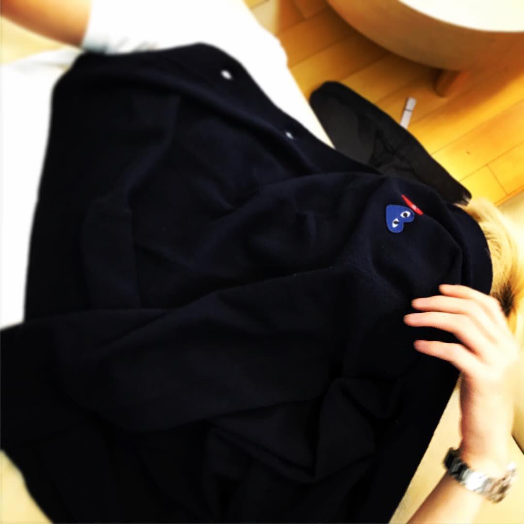 25Dectmxb's tweet photo. คนพี่เป็นคนเปิดเผย
ส่วนคนน้องนี่ เอ็งจะอายไปไหน!!
กล้าอยู่ด้วยกัน ก็ต้องกล้ายอมรับดิ!!!!! วุ้ยย 
#HunHan 🤔😳☺️ https://t.co/GtCqu1HZiI