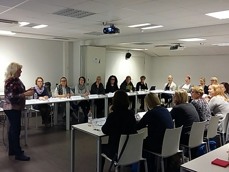 #jalkapallonaiset @esiintyminen