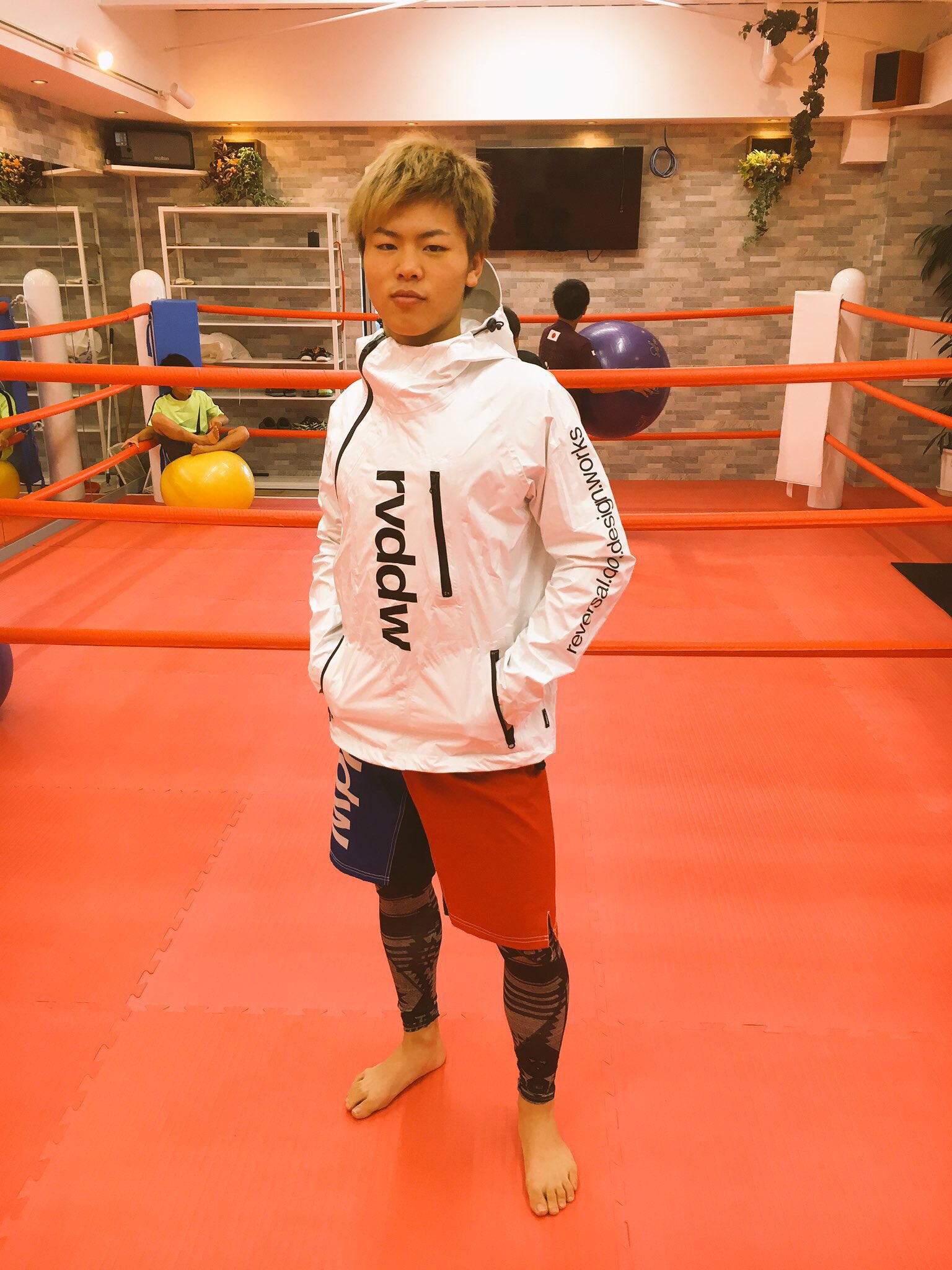 那須川 天心 в X: „新作reversal⭐️ 私服でもトレーニングでも 那須川 天心 в X: „新作reversal⭐️ 私服でもトレーニングでも