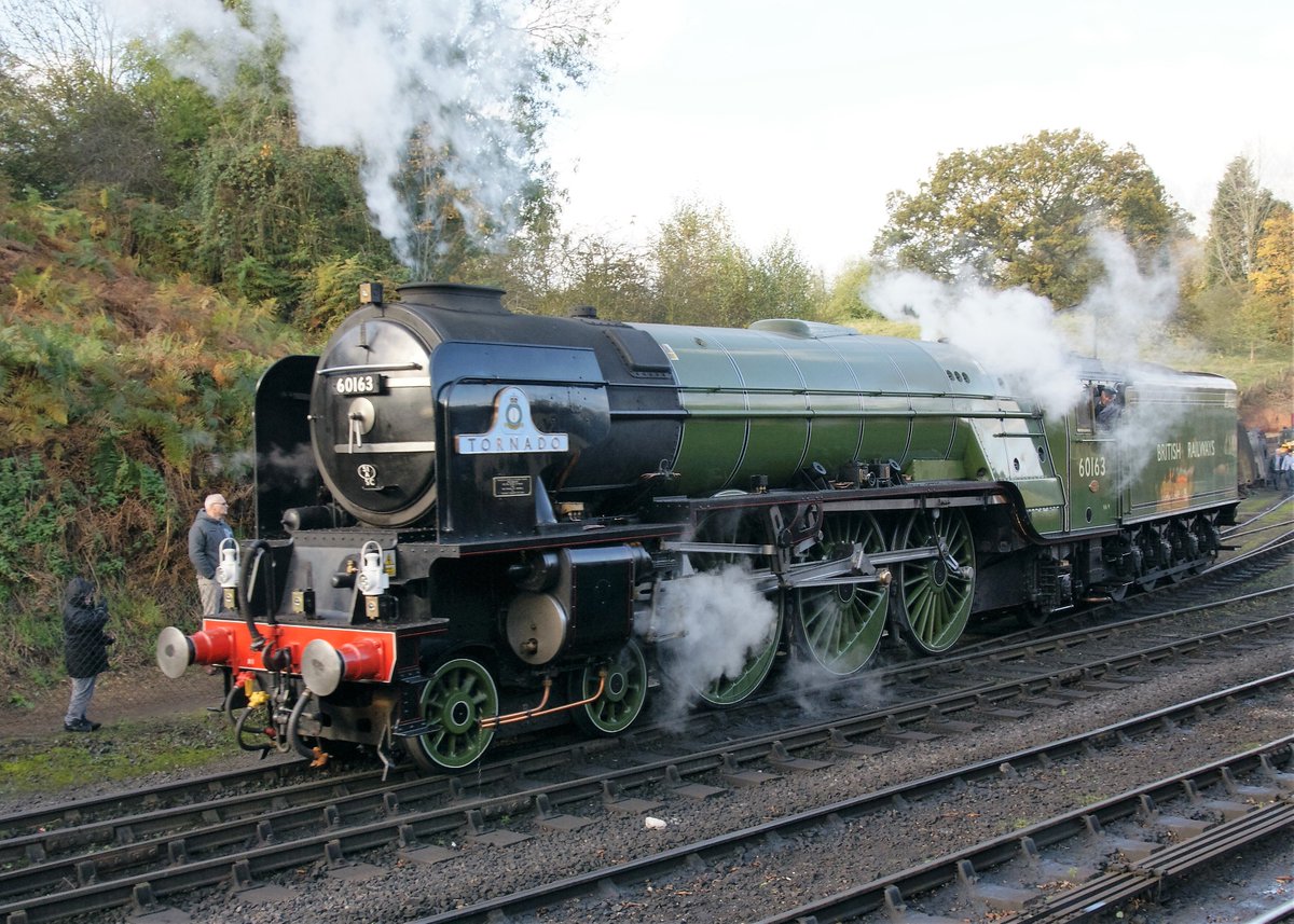 rob30303's tweet photo. A fine, cold and enjoyable day out at SVRs Season Finale Gala @svrofficialsite https://t.co/j70UOsgyNF