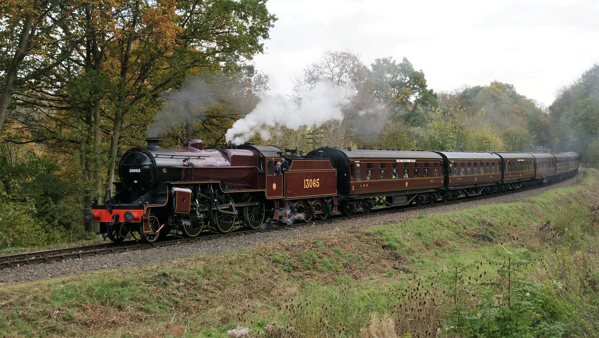 rob30303's tweet photo. A fine, cold and enjoyable day out at SVRs Season Finale Gala @svrofficialsite https://t.co/j70UOsgyNF