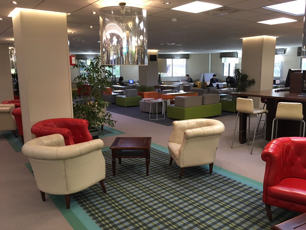 NicoMontanard's tweet image. De retour sur le campus pour la deuxième journée du #SwitchUpChallenge à #Marseille .. Projets sociaux &amp;amp; environnementaux pour DEMAIN