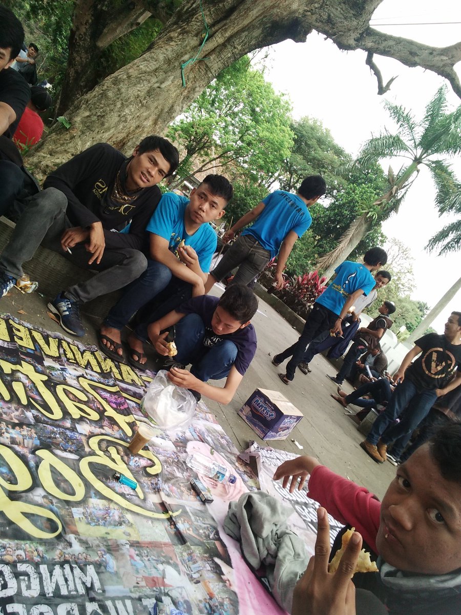 Makan terus tin 😋 <a href="/FatinSL/">Fatin Shidqia Lubis</a> <a href="/Fatinistic_BGR/">Fatinistic Bogor</a>