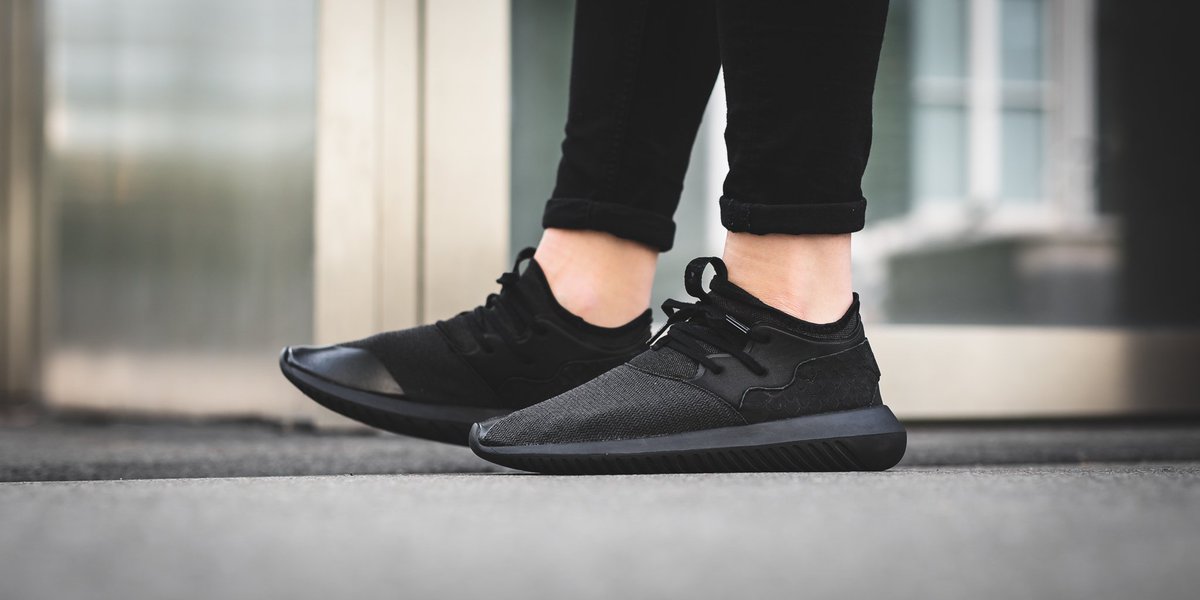 adidas tubular entrap black