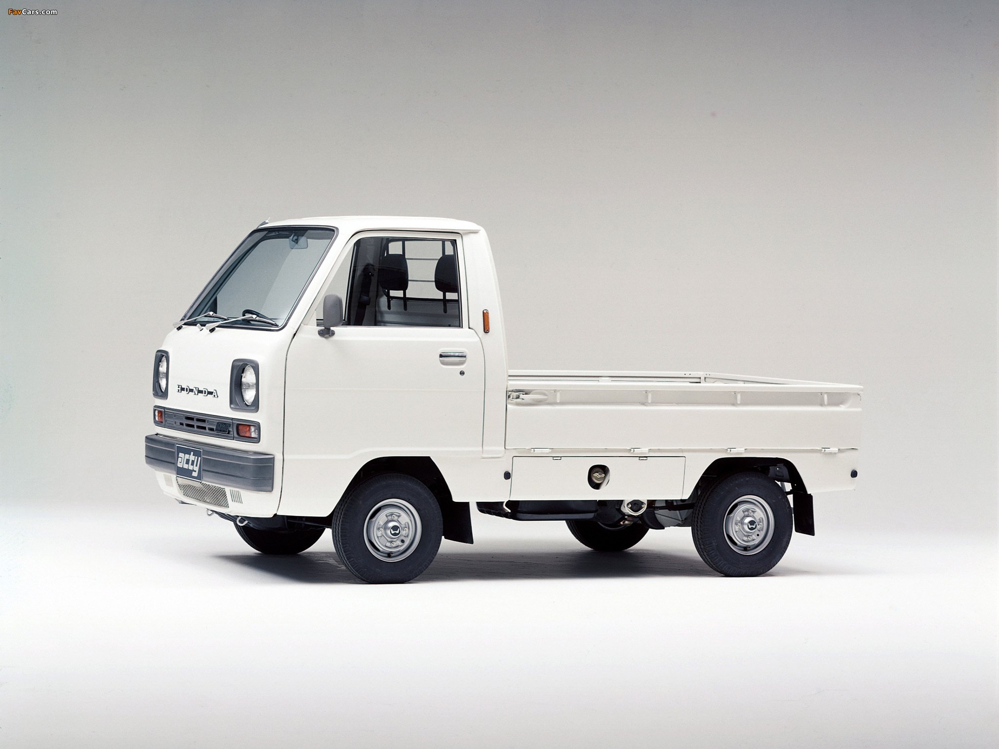 Honda History No Twitter 車名の由来 ホンダ車篇no 12 1977年に軽トラックで誕生 1979年にバン を追加 現在も販売中のアクティトラック バンシリーズ アクティは 英語の Active 活動的な からの造語 仕事にレジャーにいつもキビキビ働いてくれる車