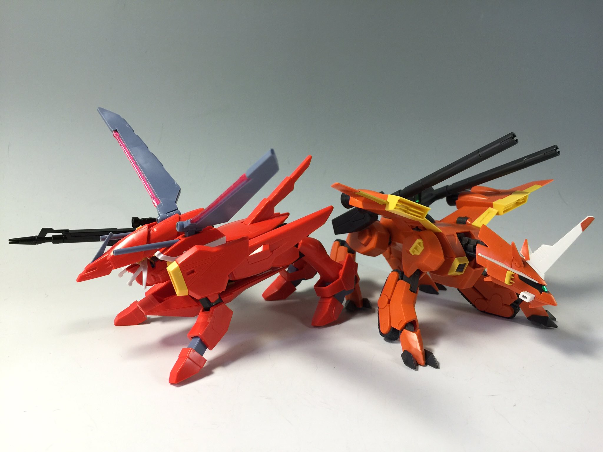 (新品)アンドリューバルトフェルドセット・HGラゴゥ×2・HGモビルバクゥ×2 新品)アンドリューバルトフェルドセット・HGラゴゥ×2・HG