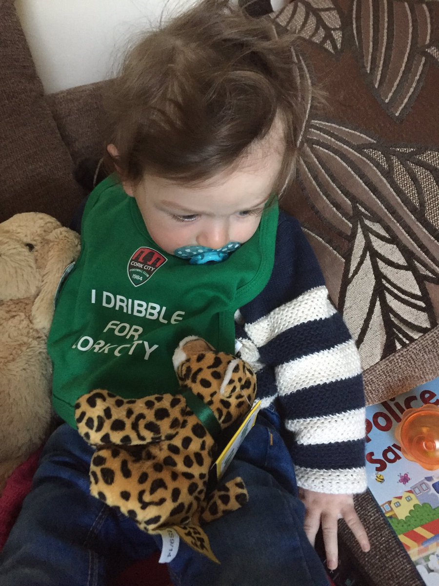ccfcgirlnickla's tweet photo. #nason #firstcupfinal come on #ccfc84 @CorkCityFC @corkcityfcnews #FAICupFinal #CorkCityfc @CorkyTheCheetah watching on @RTE2 https://t.co/gjiTc3Npwy