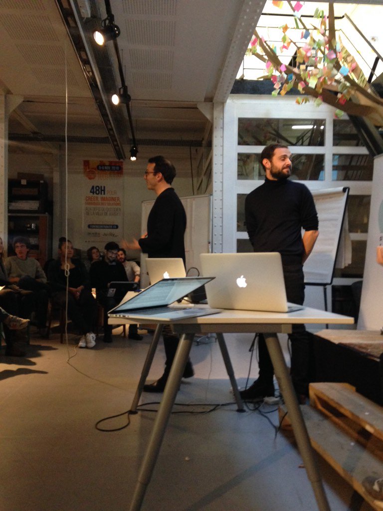SoleneAymon's tweet photo. MedUp, outils numérique pour le corps médical, présenté par 2 entrepreneurs internes en chirurgie #SwichUpChallenge https://t.co/k6jPyujuOm
