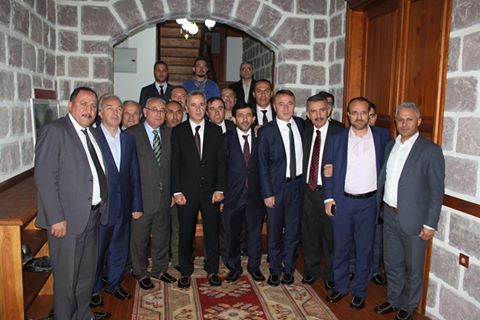 ankaraayder's tweet photo. Derneğimizin Sedir Sohbetleri yoğun katılımla başladı.Ank Mv Sn Aydın ÜNAL 15 Temmuz alakalı sohbetini dernek binamızda gerçekleştirdi https://t.co/OP24ASgP9V