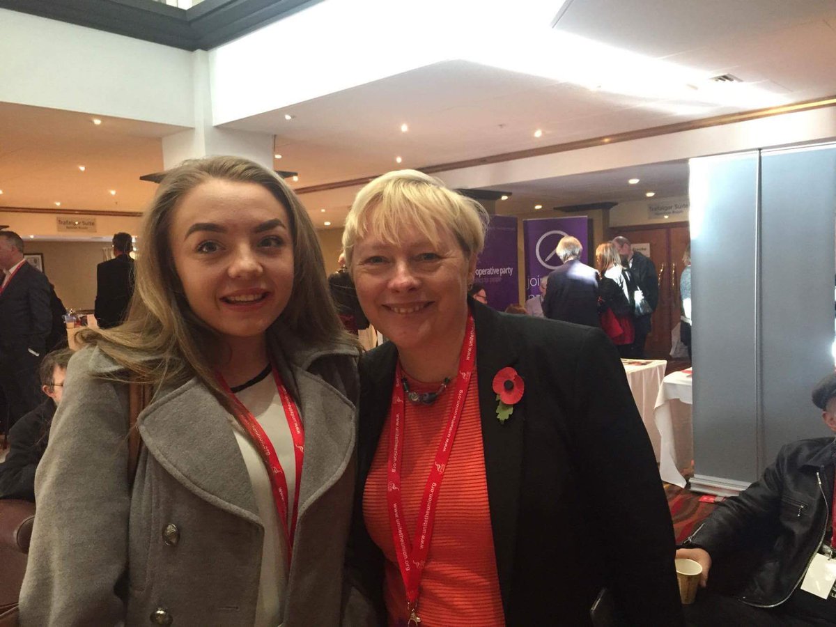 ChloeClarkeYLP's tweet photo. Look who I bumped into in the lobby @angelaeagle #LABNW16 #LabConf2016 https://t.co/BR3KzCyFze