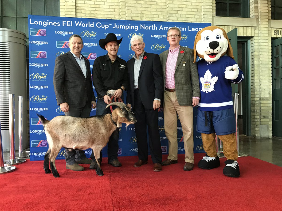 Well well look who showed up, Duke from the <a href="/TorontoMarlies/">Toronto Marlies</a> the runner up in #Toronto's Favourite Mascot Competition Welcome to my palace