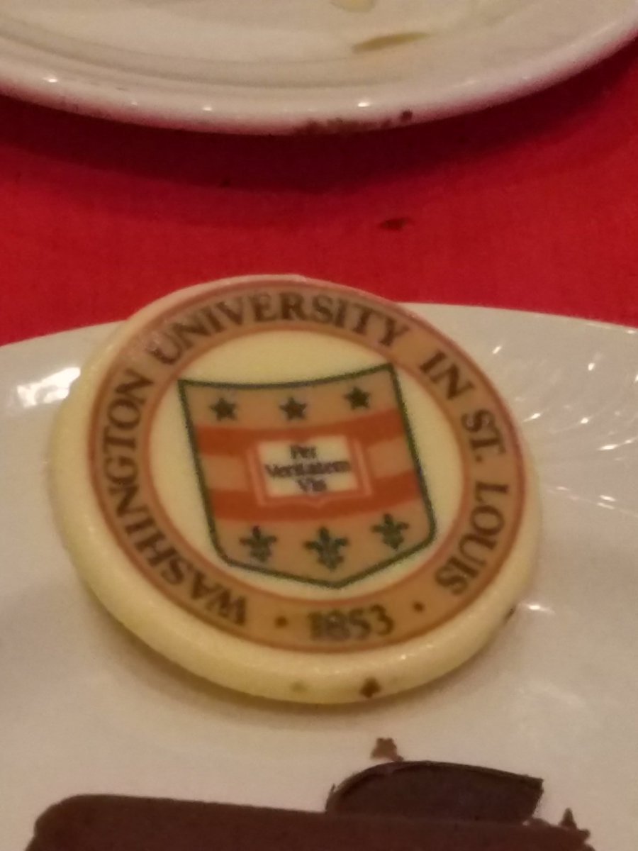 HaleyDoGo's tweet photo. No classy like WashU classy! Just one delicious part of a great night! #FoundersDay #iloveyouWashU https://t.co/WQOhyVLsbM